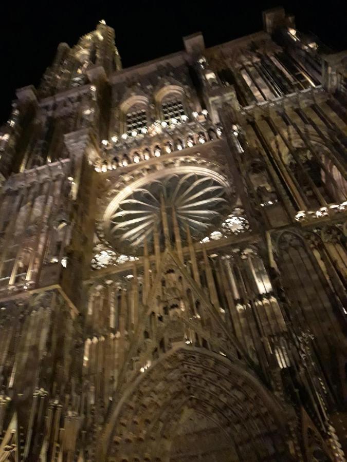 Un séjour de Charme à Strasburgo Esterno foto